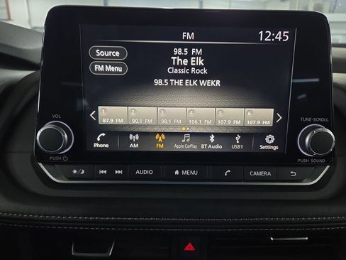 Used 2024 Nissan Rogue SV w/ SV Premium Package image 25