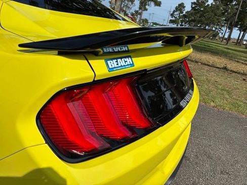 Used 2021 Ford Mustang Shelby GT500 w/ Technology Package RWD image 14