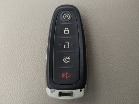 Used 2017 Ford Escape Titanium FWD image 32