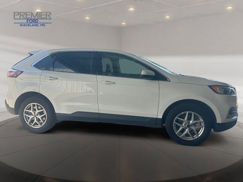 Used 2024 Ford Edge SEL image 6