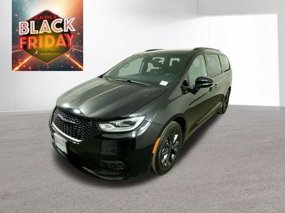 Used 2021 Chrysler Pacifica Touring w/ S Appearance Package