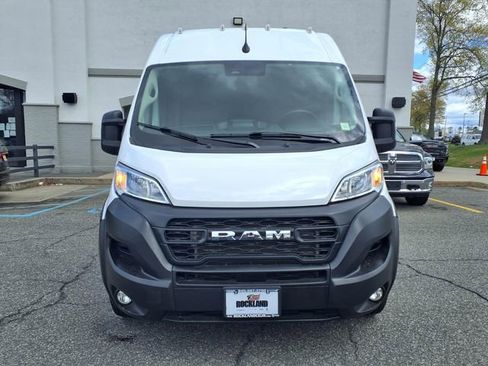 Used 2024 RAM ProMaster 2500 w/ Convenience Group FWD image 2
