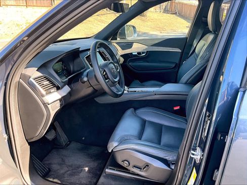 Used 2024 Volvo XC90 T8 Ultimate w/ Protection Package Premier AWD/4WD image 17