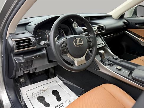 Used 2018 Lexus IS 300 image 13