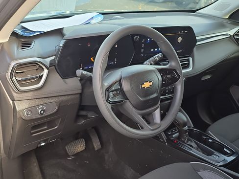 Certified 2025 Chevrolet TrailBlazer LT w/ Driver Confidence Package image 14