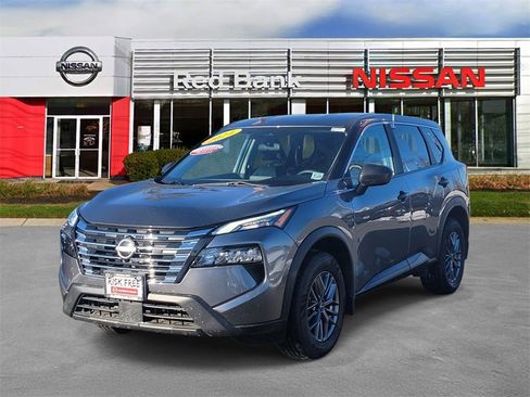 Certified 2024 Nissan Rogue S image 4