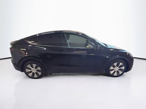 Used 2023 Tesla Model Y Long Range image 10
