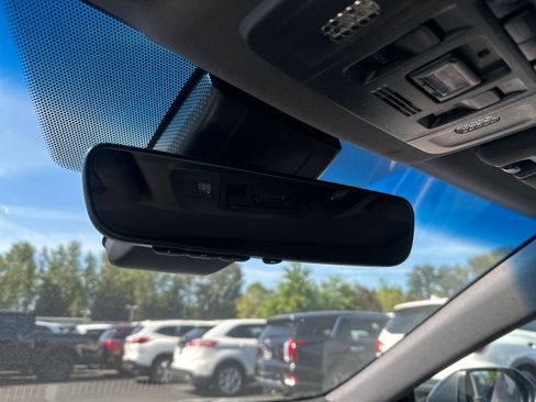 Used 2021 Toyota Avalon XSE FWD image 16
