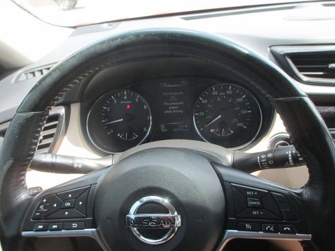 Used 2017 Nissan Rogue SL w/ SL Premium Package image 28