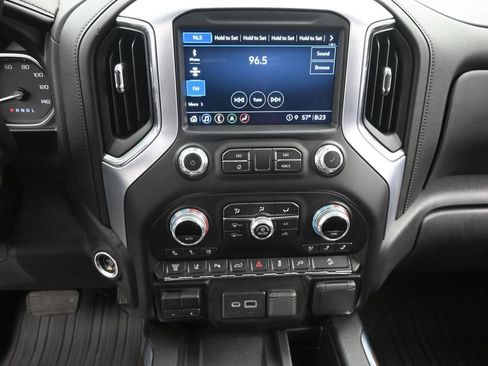 Used 2022 GMC Sierra 2500 SLT w/ SLT Premium Package AWD/4WD image 21