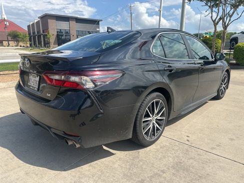 Used 2023 Toyota Camry SE image 10