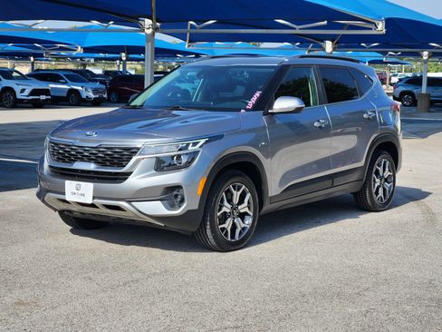 Used 2021 Kia Seltos EX AWD/4WD image 2