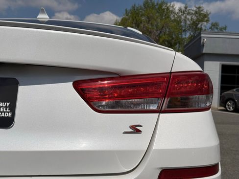 Used 2019 Kia Optima S FWD image 10