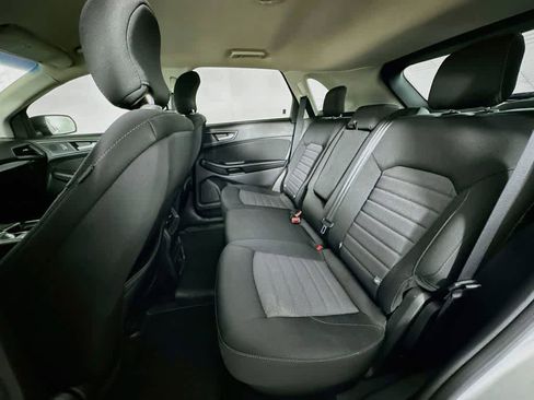 Certified 2019 Ford Edge SE FWD image 14