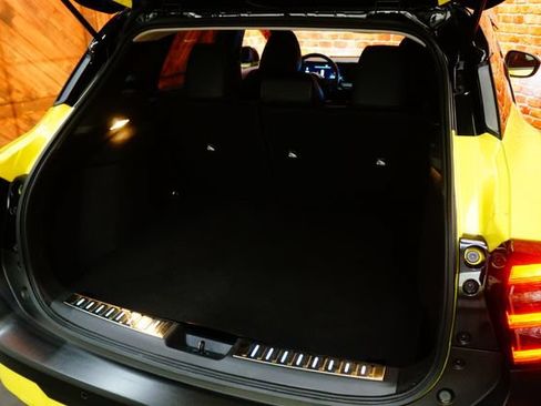 Used 2025 Nissan Kicks SR w/ Illumination Package AWD/4WD image 39
