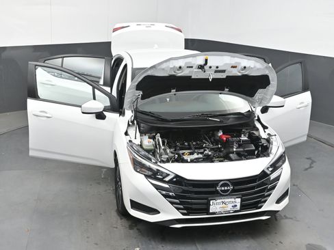 Used 2025 Nissan Versa SV image 44