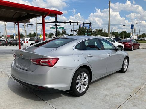 Used 2019 Chevrolet Malibu LT FWD image 3