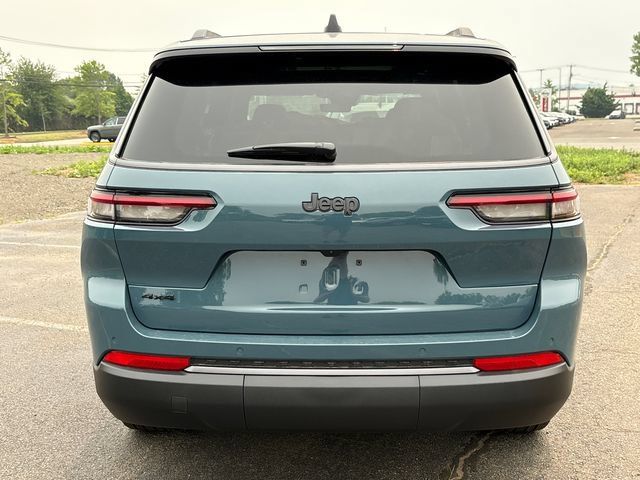 New 2026 Jeep Grand Cherokee L Limited w/ Limited Altitude Package AWD/4WD image 3