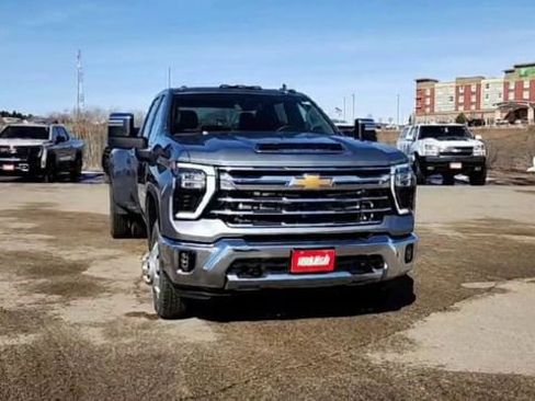 Certified 2024 Chevrolet Silverado 3500 LTZ image 3