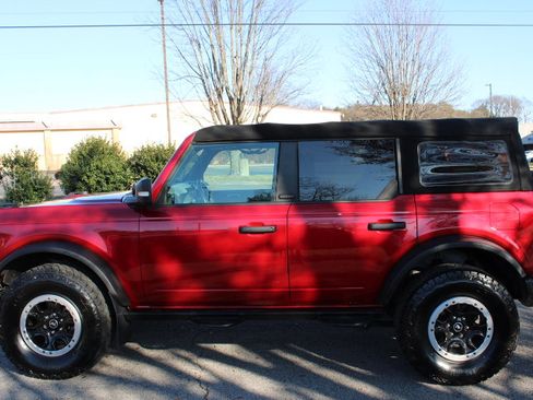 Used 2021 Ford Bronco Badlands image 10