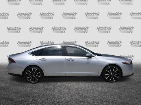 Used 2025 Honda Accord Touring image 10