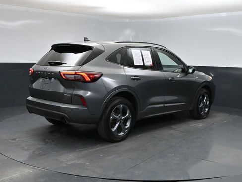 Used 2023 Ford Escape ST-Line image 3