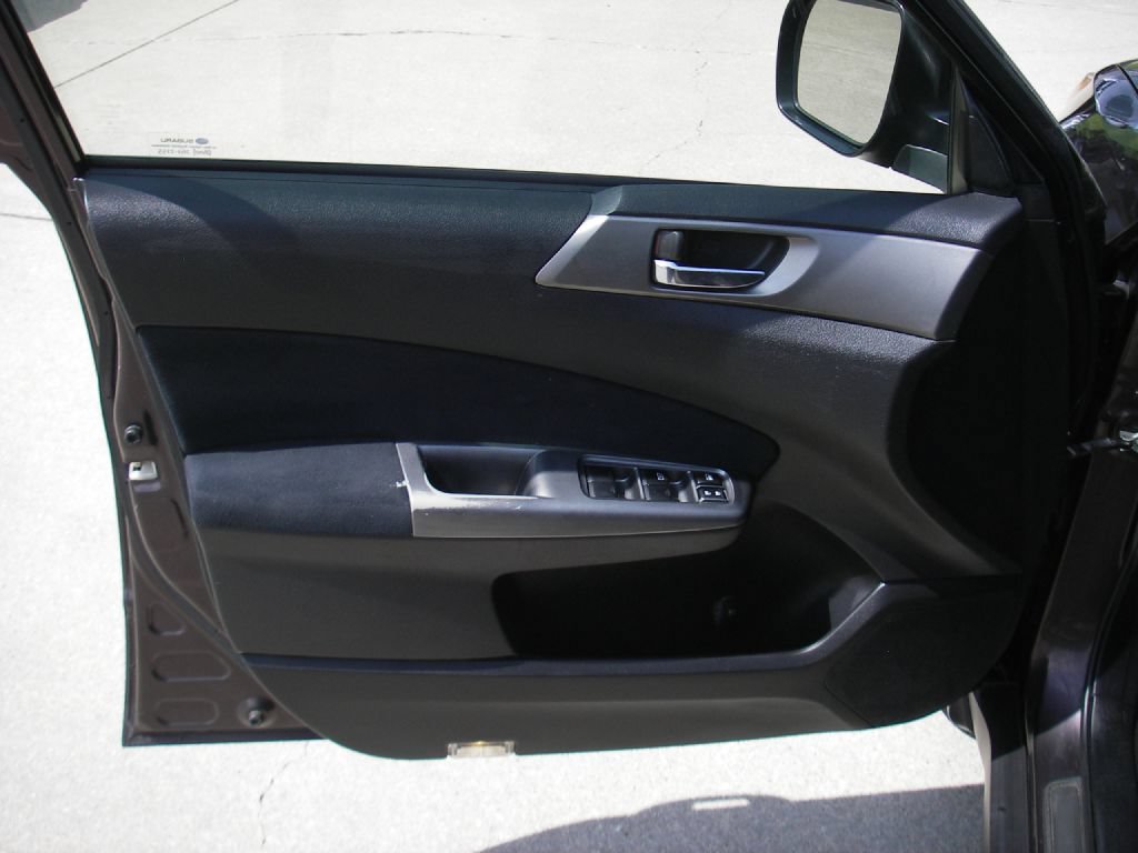 Used 2013 Subaru Forester 2.5X Limited AWD/4WD image 14