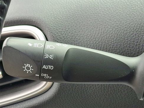 Used 2020 Toyota Prius Prime XLE image 26