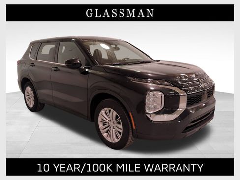 Used 2024 Mitsubishi Outlander ES image 1