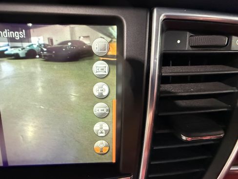Used 2016 Porsche Panamera 4 image 37