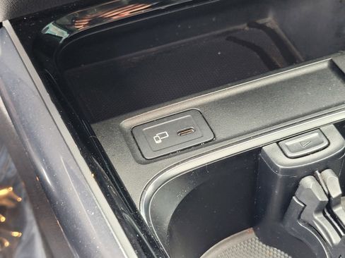 Used 2021 Mercedes-Benz GLA 250 4MATIC image 25