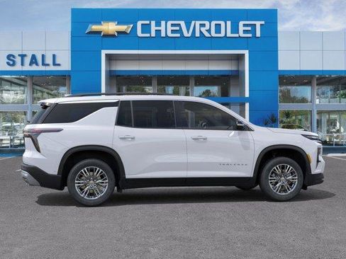 Used 2026 Chevrolet Traverse LT w/ Driver Confidence Package FWD image 5