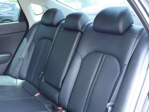 Used 2020 Kia Optima SE FWD image 13