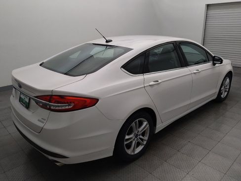 Used 2018 Ford Fusion SE FWD image 9