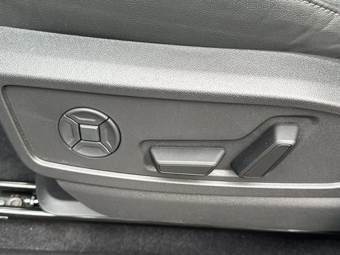 Used 2025 Audi Q5 Premium w/ Premium Plus AWD/4WD image 16