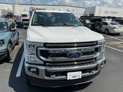 Used 2021 Ford F250 XLT w/ XLT Premium Package AWD/4WD image 4