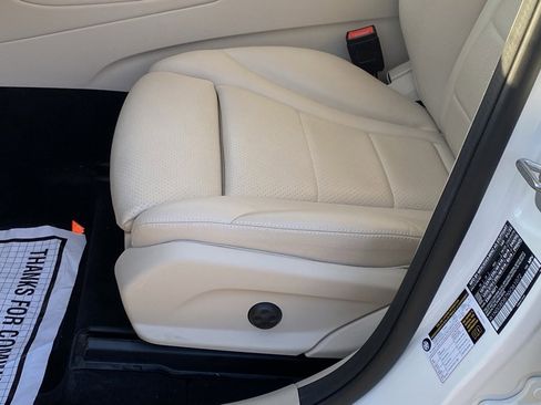 Used 2022 Mercedes-Benz GLC 300 image 11