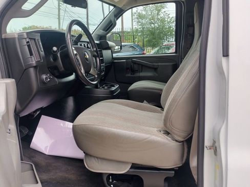 Used 2017 Chevrolet Express 2500 LS image 23