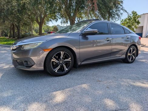 Used 2017 Honda Civic Touring image 3