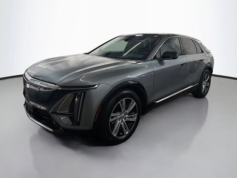 Used 2024 Cadillac Lyriq Tech AWD/4WD image 5
