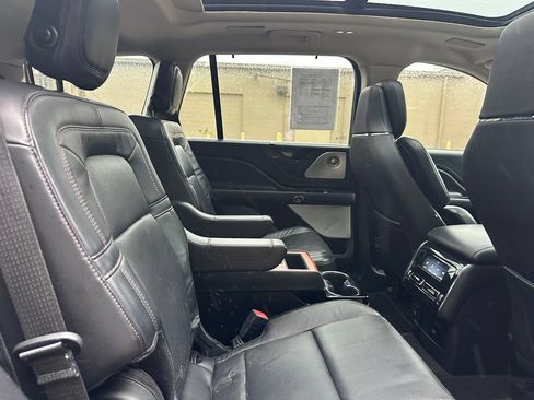 Used 2020 Lincoln Aviator Reserve w/ Equipment Group 201A AWD/4WD image 11