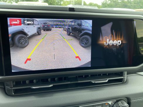 New 2026 Jeep Wrangler Unlimited Sahara w/ Whitecap Package AWD/4WD image 13