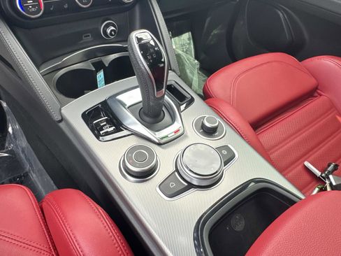 Used 2024 Alfa Romeo Stelvio Veloce image 24