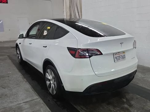 Used 2023 Tesla Model Y Long Range AWD/4WD image 3