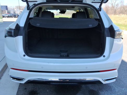 Used 2024 Buick Envision Avenir AWD/4WD image 32