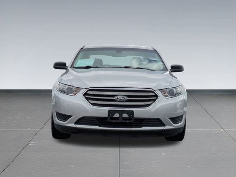 Used 2017 Ford Taurus SE image 9
