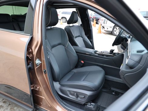 Used 2025 Toyota Crown Platinum image 48