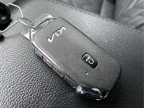 Used 2025 Kia Sportage X-Line w/ Premium Package AWD/4WD image 32
