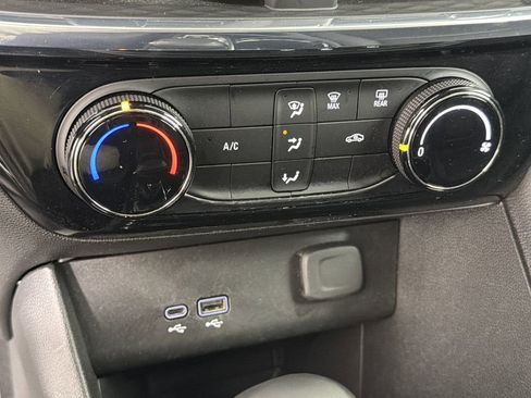 Used 2024 Buick Encore GX Sport Touring image 28