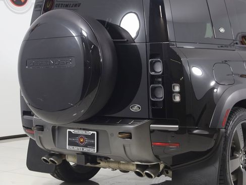 Used 2023 Land Rover Defender 110 V8 image 43